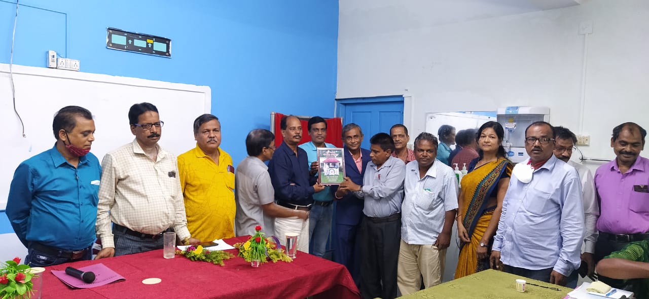 FAREWELL CEREMONY OF MR. A.K MOHARANA, DEMONSTRATOR IN PHYSICS